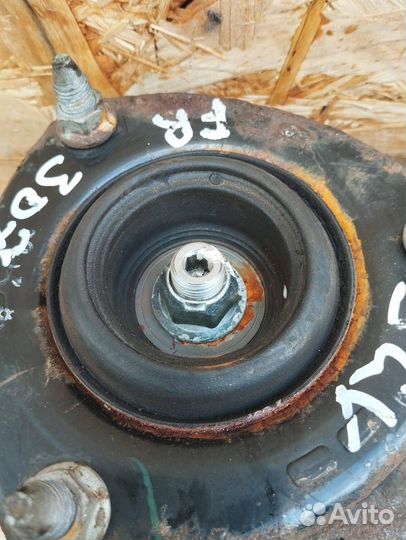 Амортизатор передний Suzuki Grand Vitara 3