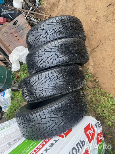 Продам шины 285/60 R18