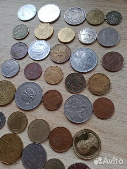 Иностранные монеты 110 штук