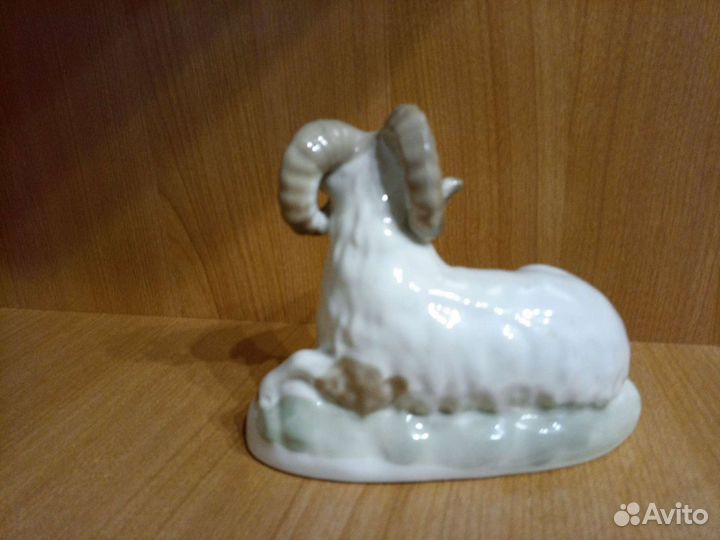 Статуэтки, шкатулки декоративные