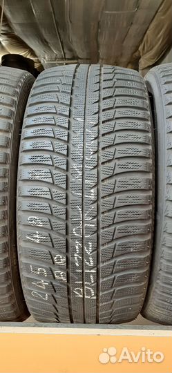 Bridgestone Blizzak LM-001 245/40 R18