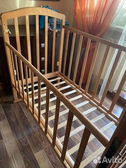 Детская кроватка