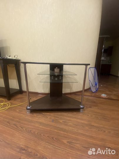 Тумба под телевизор угловая