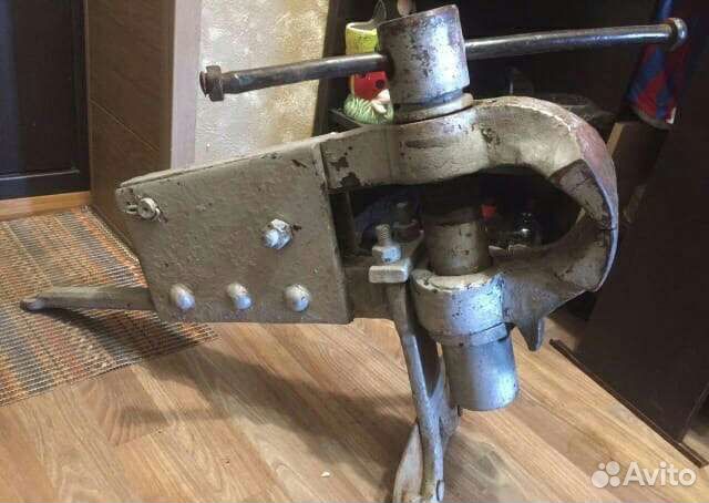 Инструмент СССР кузнечные огромные тиски