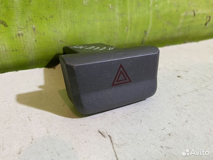 Кнопка аварийной сигнализации Hyundai Accent