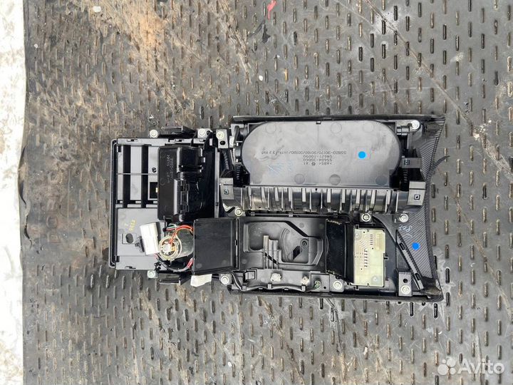 Накладка центральной консоли Toyota Crown S200