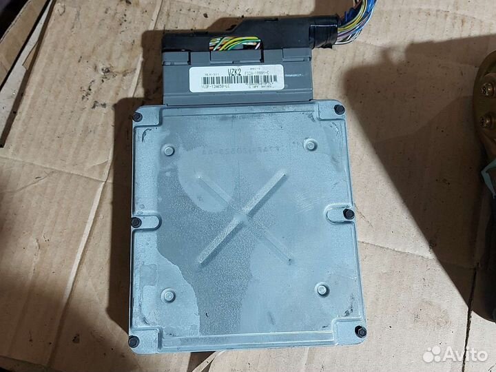 Блок управления двс Mazda 626 GF YU3F12A650HF