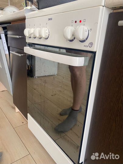 Кухонный гарнитур с техникой