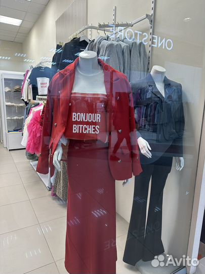 Готовый бизнес шоу рум женской одежды