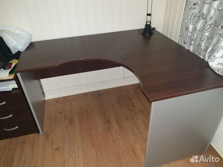 Стол письменный у новый 120*140см(Дубки Одинцово )