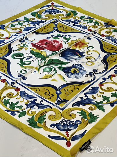 Платок dolce gabbana желтый