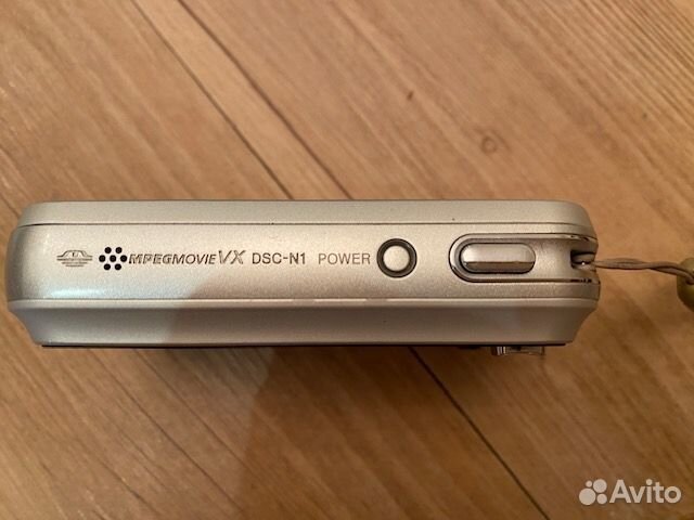 Цифровой фотоаппарат Sony DSC-N1