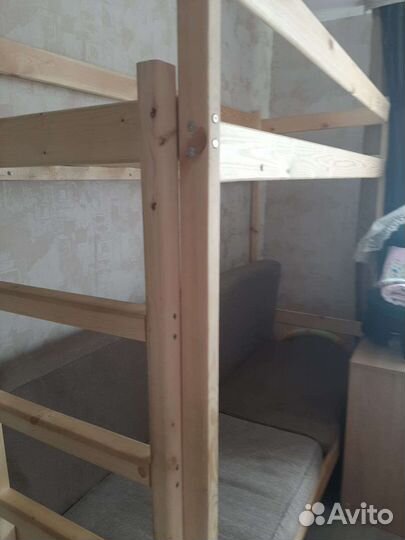 Двухъярусная кровать с диваном