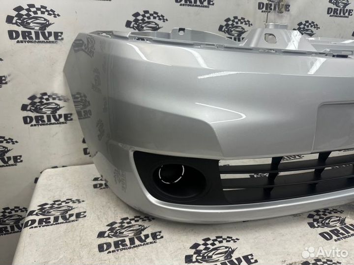 Бампер передний Nissan Nv200 M20