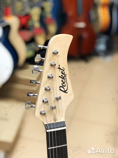 Электрогитара 2 сингла + 1 хамбакер