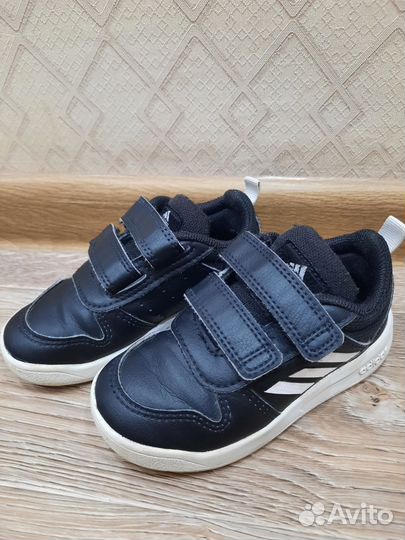 Кроссовки adidas