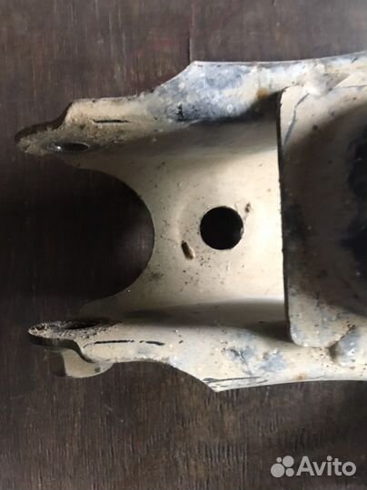 Тойота Рав4 са 40 рычаги задние