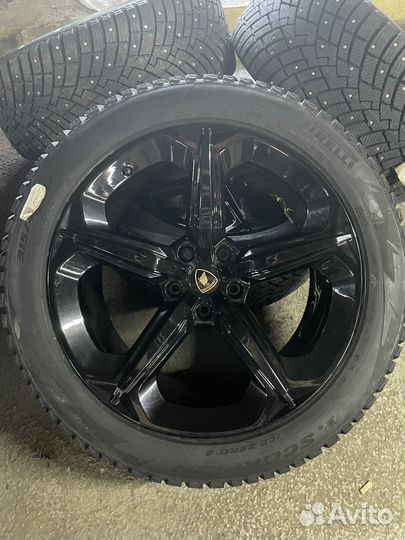 Оригинальные колеса на Lamborghini Urus R21