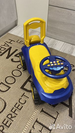 Машинка каталка толокар