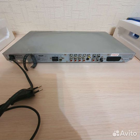 DVD плеер dv525si