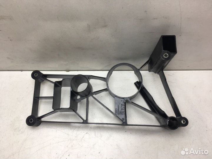 Маслоотражатель Audi A5 3.0 TDI 2008