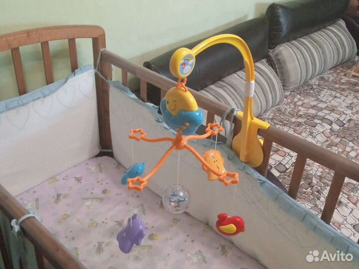 Музыкальный мобиль на кроватку