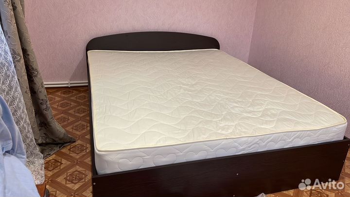 Кровать венге 2-спальная с матрасом