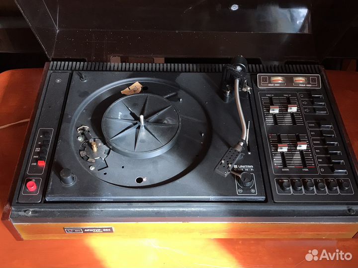 Виниловый проигрыватель арктур-004