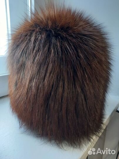 Шапка песцовая коричневого цвета