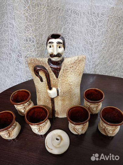 Кувшин и стопки