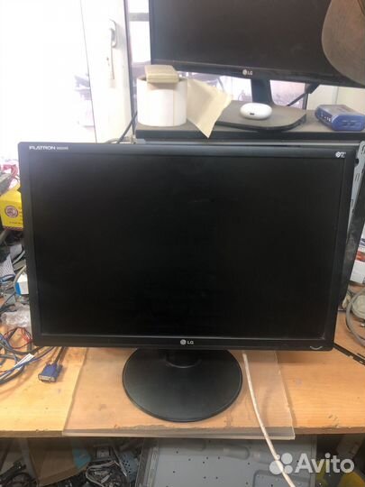 Монитор LG Flatron W2234S-BN