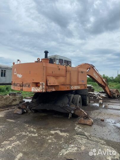 Запчасти на колесный эксковатор Тагил