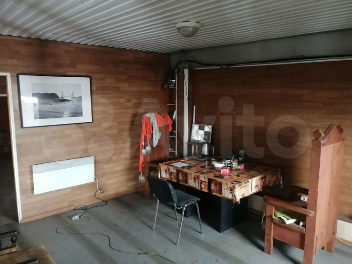 Гараж, > 30 м²