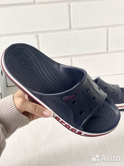 Новые мужские сланцы Crocs