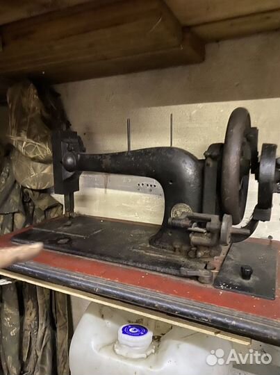 Старинные швейные машинки