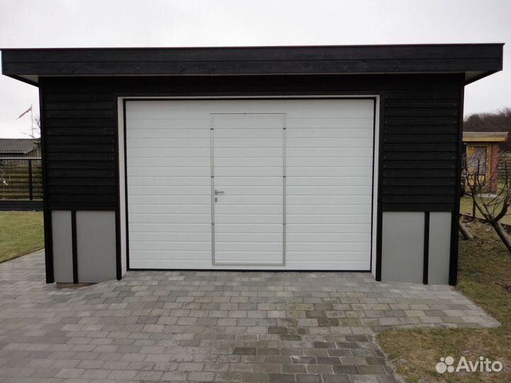 Секционные ворота с калиткой