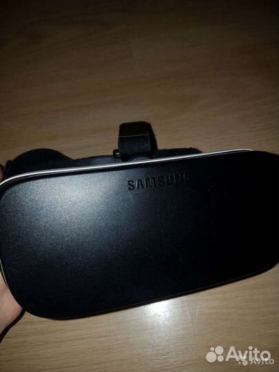 Очки виртуальной реальности Samsung Galaxy S7 edge