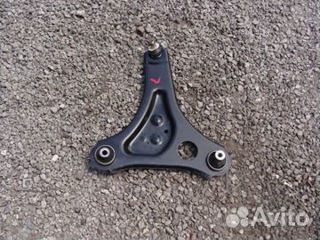 Рычаг новый передней подвески смарт 453 прав-лев