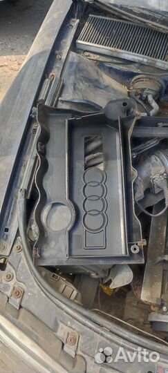 Крышка двигателя Ауди А4 Б5 1.8