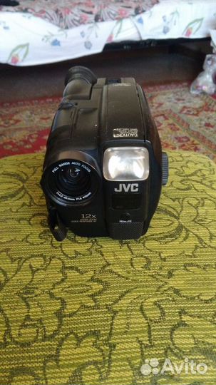 Видеокамера JVC
