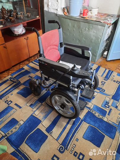 Инвалидная коляска с электроприводом