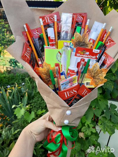 Букет на 1 сентября из канцтоваров