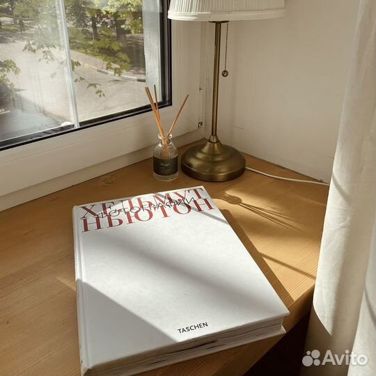 Книга. Хельмут Ньютон. Фотографии / Helmut Newton