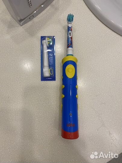 Зубная щетка oral b