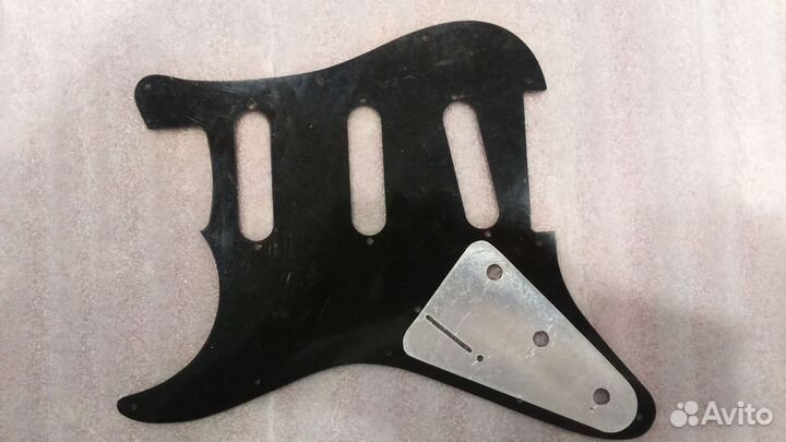 Пикгард для стратокастера