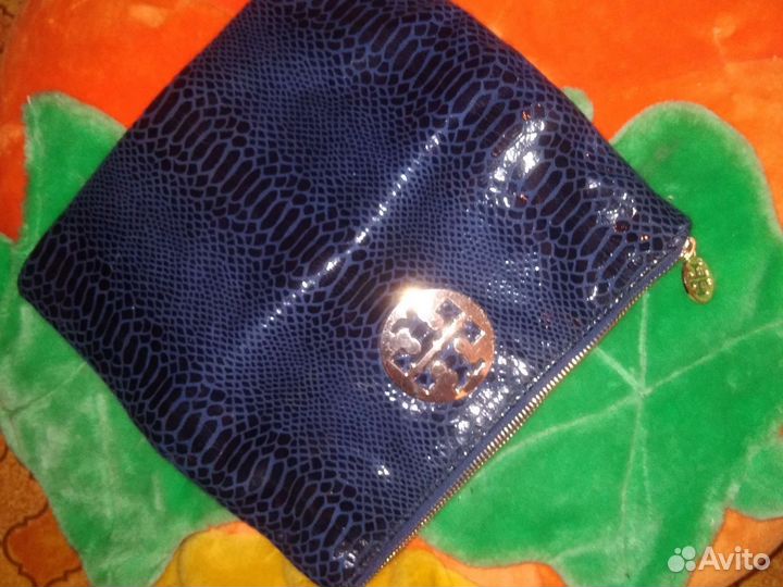 Сумка-клатч женская Guess