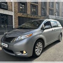 Toyota Sienna 3.5 AT, 2017, 260 000 км, с пробегом, цена 2 630 000 руб.