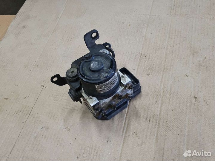 Блок ABS (насос) Hyundai Elantra XD хундaй Элантра