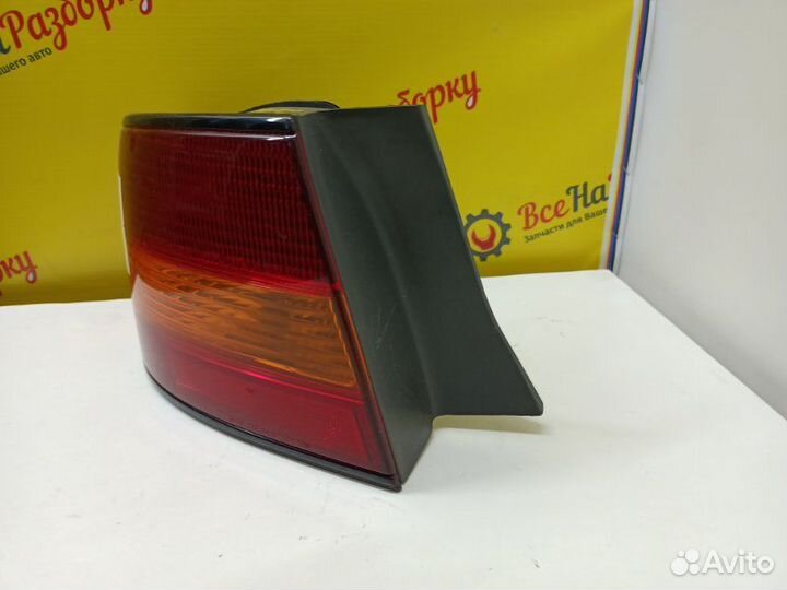 Фонарь задний левый Toyota Windom Ii