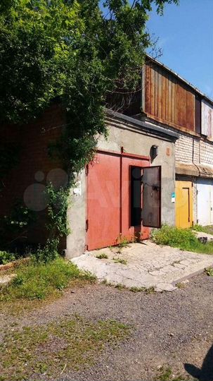 Гараж, > 30 м²